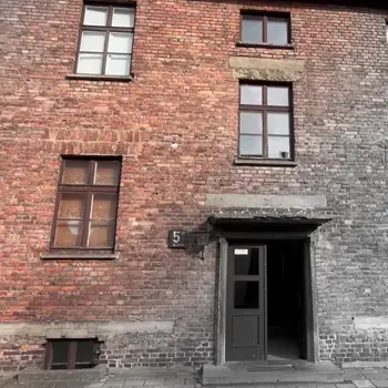 Baraquement Auschwitz - Birkenau - Devoir de mémoire